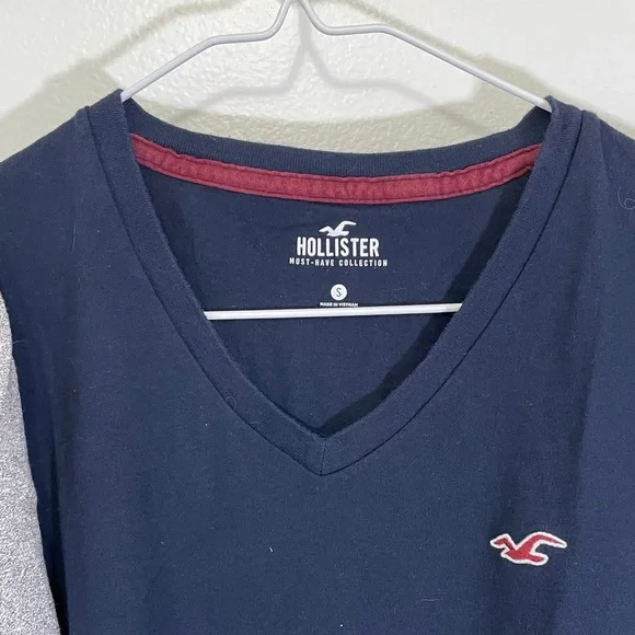 Hollister Men’s Short-Sleeve V-Neck Tee Trio - White, Gray, Navy - Picture 2 of 4